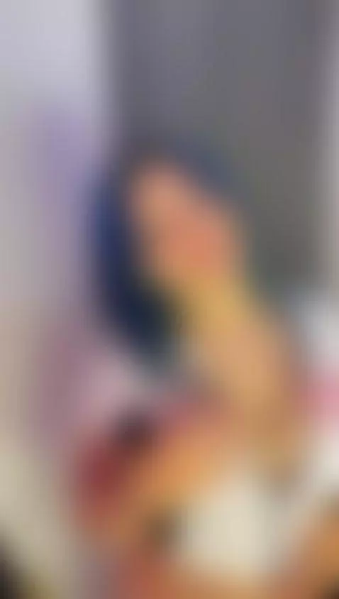 Come and help me take my blouse by vane-loppe