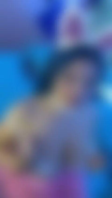 Come and we play to undress ourselves by vane-loppe