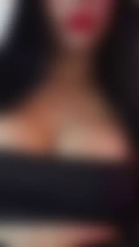 sexy, curvy, cute by greicy-ass