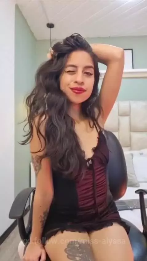 Your girl is very wet come to see by miss-alyssa