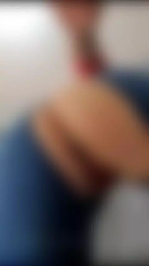 I want to sit  me on your face by gabriela-greco