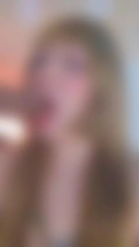 I feel so pretty when I have a good dick in my mouth hehe😈🫣
... by loolita-jones