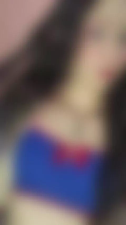 Mirror, mirror on the wall, who's the baddest bitch of them ... by nezuko-mitsuri