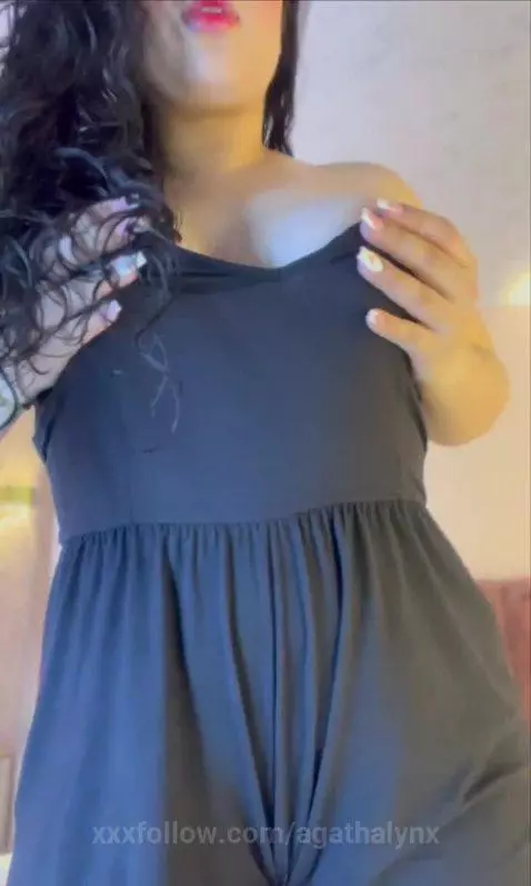 I have a good secret underneath my clothes that only you can... by agathalynx