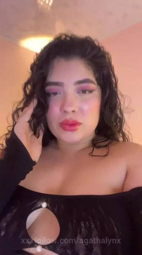 I'm very showy, I hope you like it and come and look more...... by agathalynx