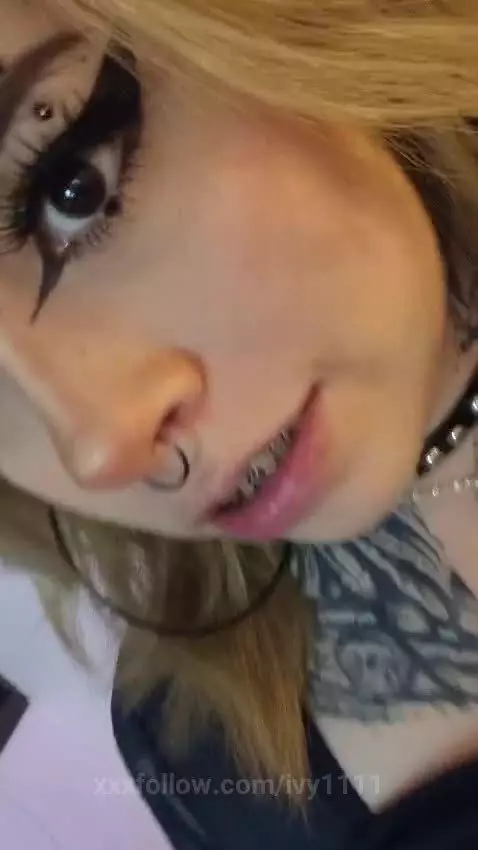 I want a daddy 🖤🙈 by ivy1111