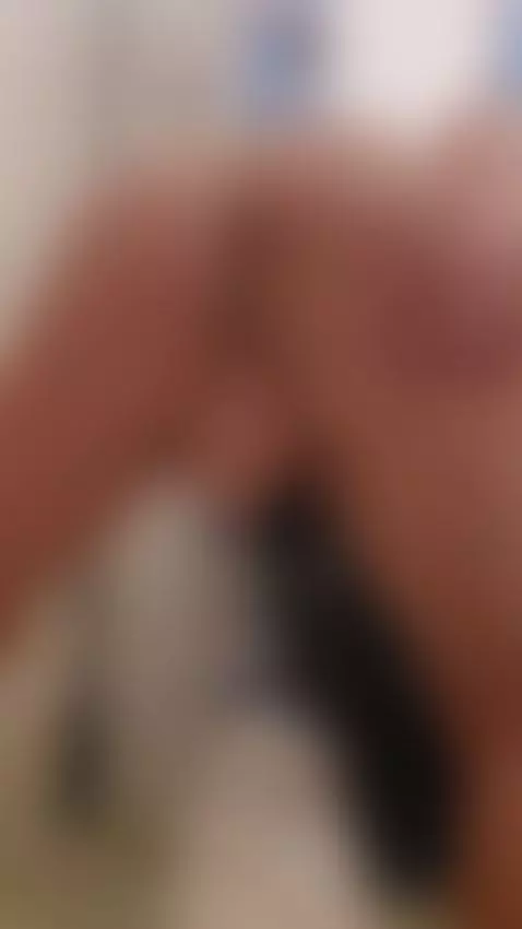 A gir,l her phone  and  a wetasspussy
Write your own story.
... by simplisexi