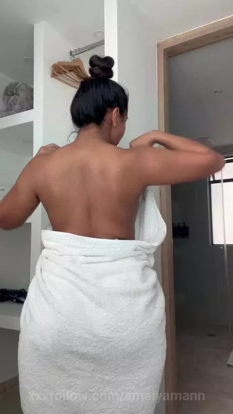 day free by amelyamann