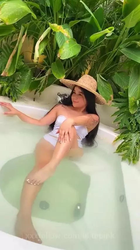 😈🔥WHO WOULD LIKE A SUNNY DAY XXX?🔥😈FOLLOW MEEE by lilithpink