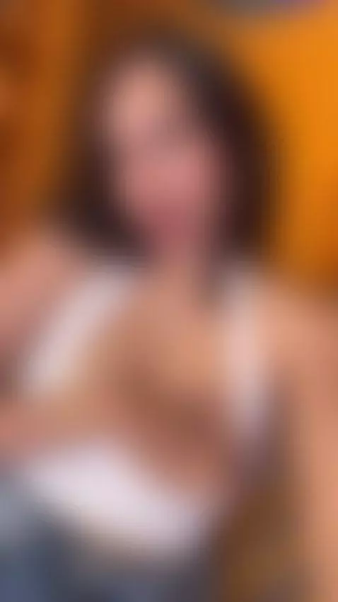 Enseñando las tetas mientras hacen las entrevistas 🤭 by kemindians