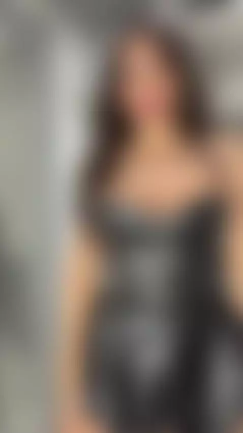 See my kitty🙊🤤 ⬇️OF free by kemindians