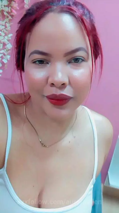 heyyy good morning loves, I'm online, my show today will be ... by auroraallen