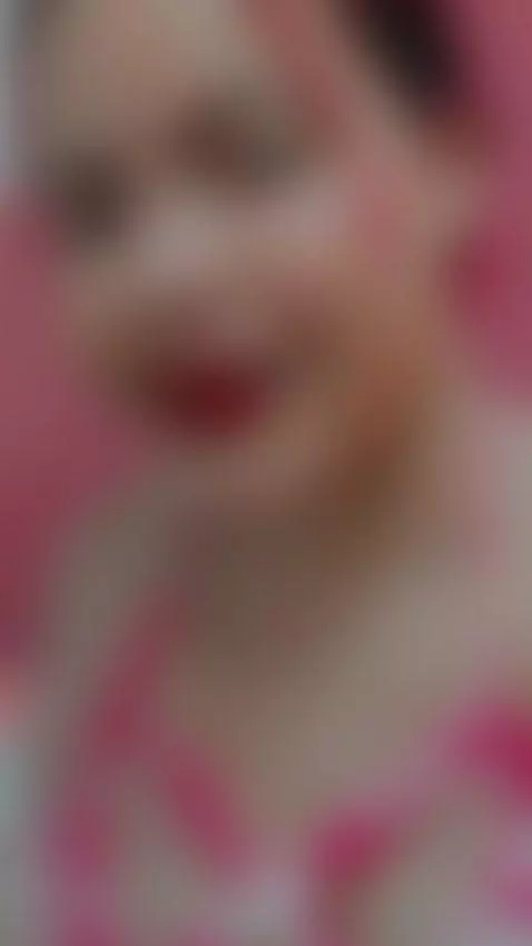 Good morning, sunshine! Brighten up your day with a peek int... by auroraallen