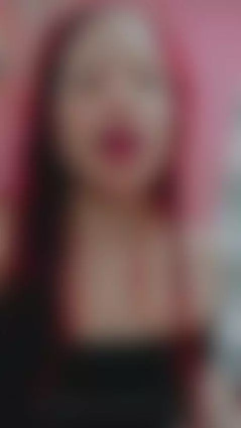 Hi there!! I'm live and waiting to hear from all of you. Rea... by auroraallen