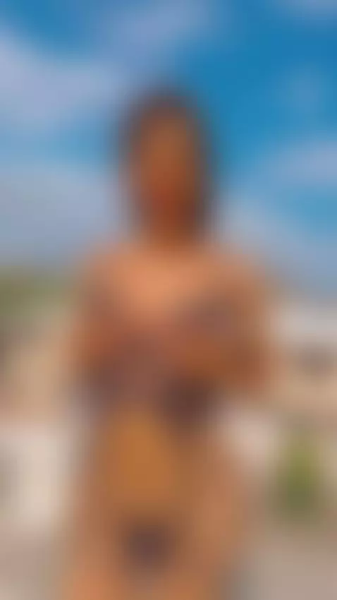 dont let somebody catch me!! by venusdanielss