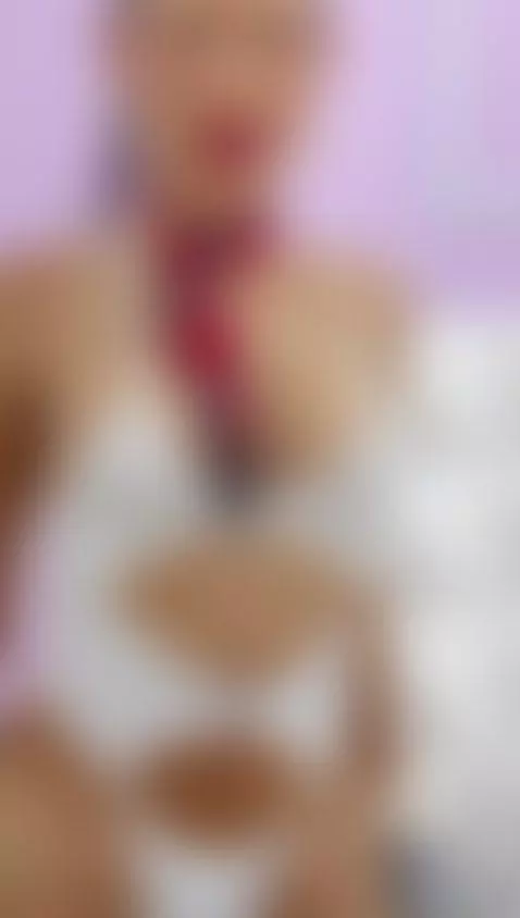 Enjoy this beautiful day next to me! 💗🤤🍒
https://es.stripcha... by venusdanielss