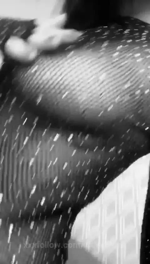 Want to take a closer look? 😈💋 by littleebluee