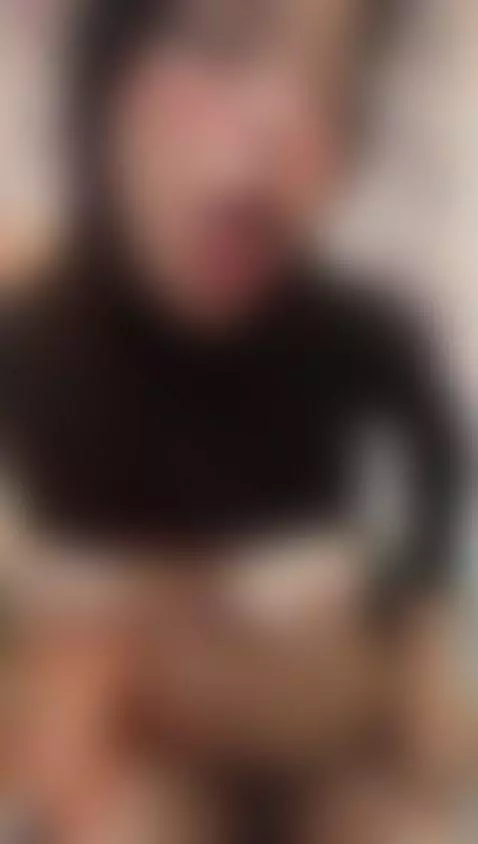 Ready to have fun with my body in bed? 😏🍒🥵 by littleebluee