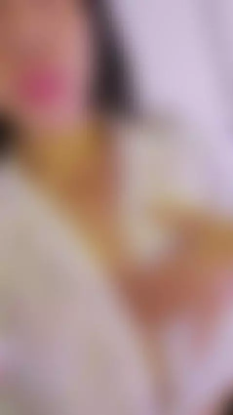 Your secretary horny and ready to be fucked 🍑✨ by kiimlee