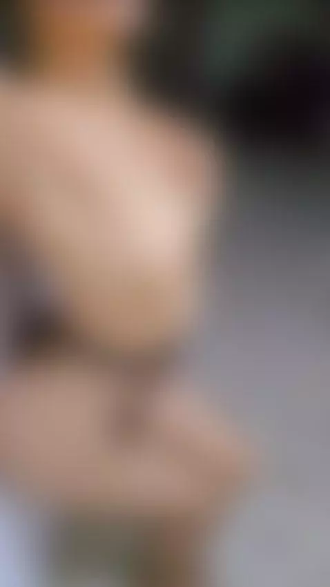 In the hall of my house, nobody discovers me 🙈 by kiimlee