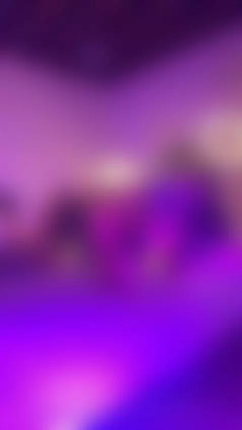 Sexy kitten looking for her cat 🐱 by kiimlee