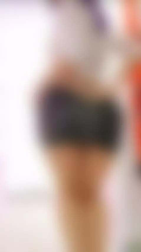 the secretary got hot in the hallway 💄 by kiimlee