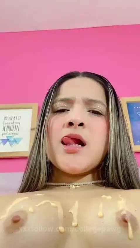I want u cum on this tits 🍆💦 by collegepawg
