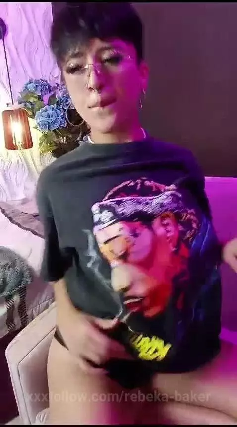 Despues de follar me puse tu camiseta por que rompiste toda ... by rebeka-baker