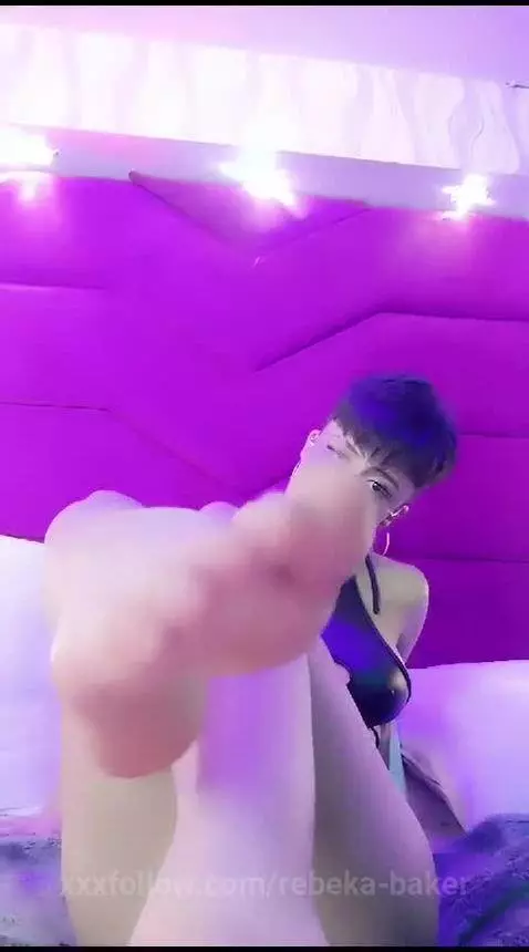 Im waiting you on this wet night by rebeka-baker