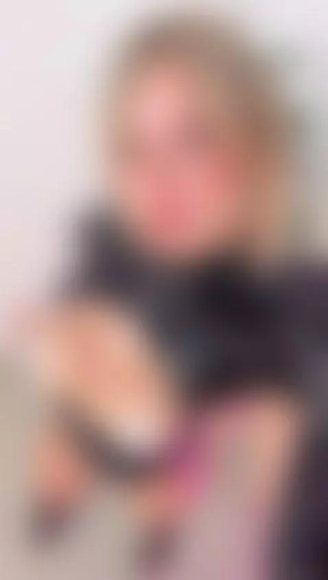 I'M SO HOT, OUT THIS FIRE THAT I HAVE AND MAKE ALL MY SQUIRT... by sky-johnson