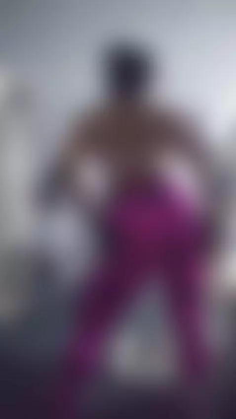 Shaking my ass in gym day // Moviendo mi culo en el dia de g... by megan-b