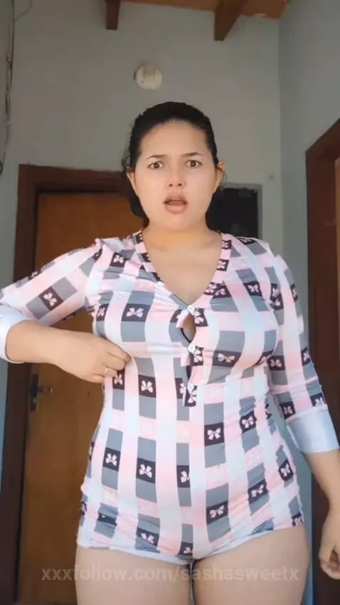 brunette 18 by sashasweetx