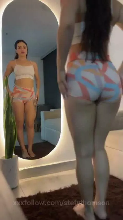 flexible and hot 🍑🔥 by stefythomson