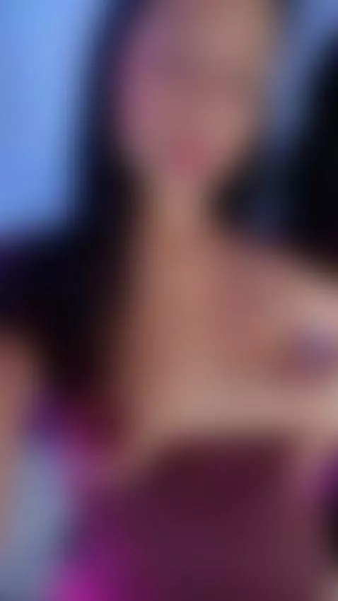 Hey guys! I'm live streaming on https://camsoda.com/malany-r... by malany-ruiz