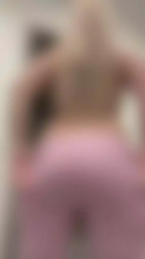 Do you need a good girl to serve? by yourbustyblond3