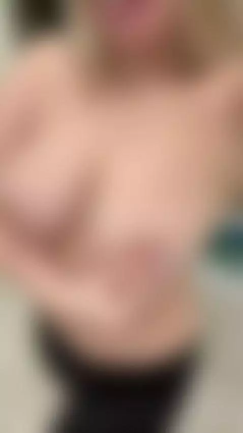 Guys...Fuck, marry or creampie? by yourbustyblond3