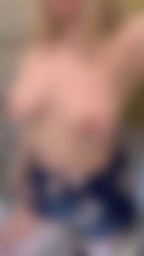 onlyfans free 🥰 link in bio by yourbustyblond3