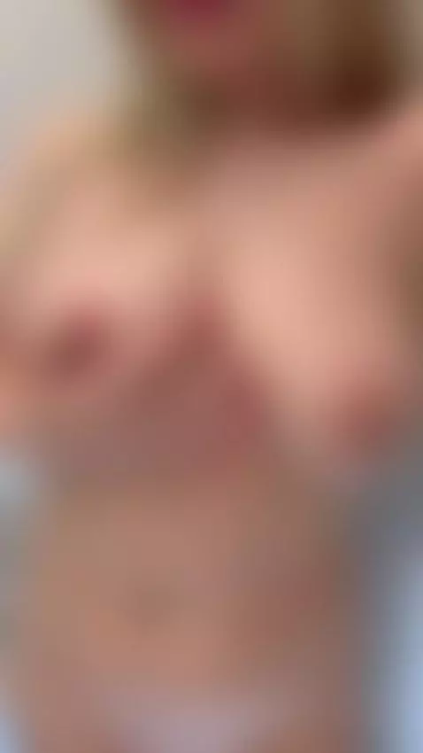 onlyfans free 😍 link in bio by yourbustyblond3