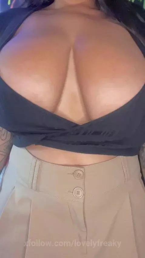 BOUNCING by lovelyfreaky