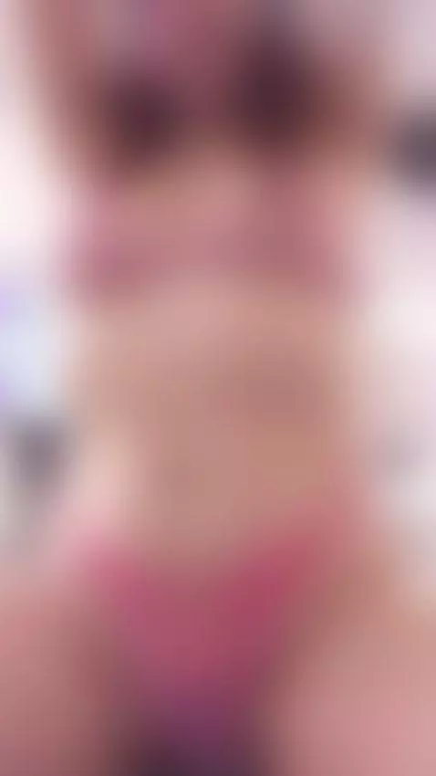 CURVES THAT DRIVE ANYONE CRAZY!!🔥 https://www.camsoda.com/zo... by zoehilton