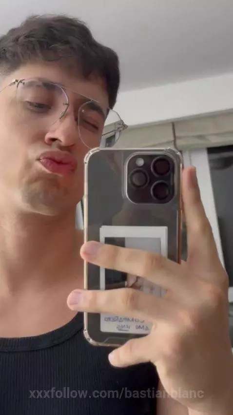 Ups🫢 by bastianblanc