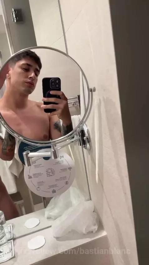 look at down by bastianblanc