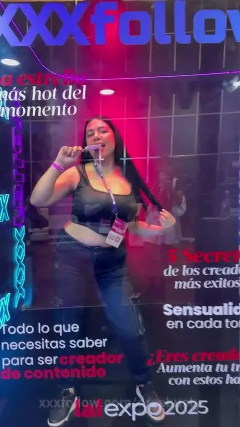 disfrutando de lal expo. by dreabusty