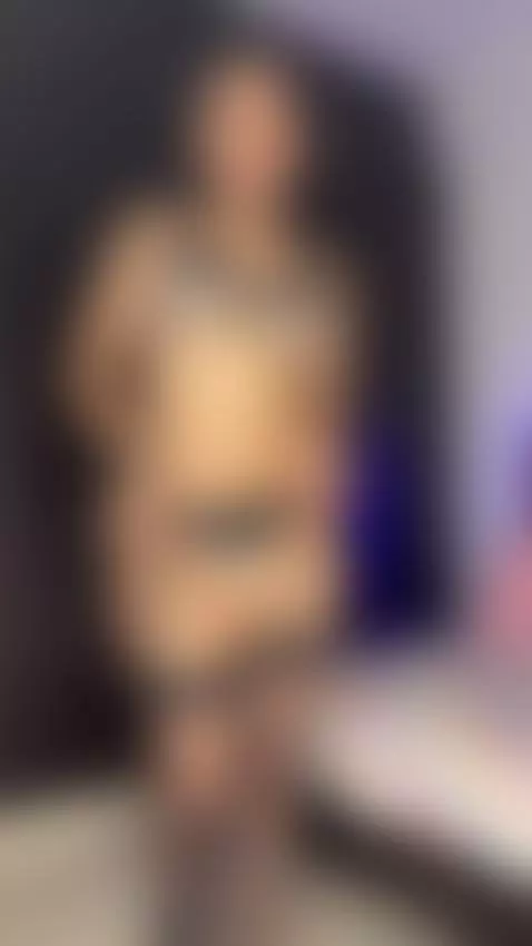 skinny by deisysmith16