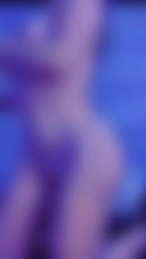 cuerpito bailando delicioso.... ricoooo acompañame . by amberr-red