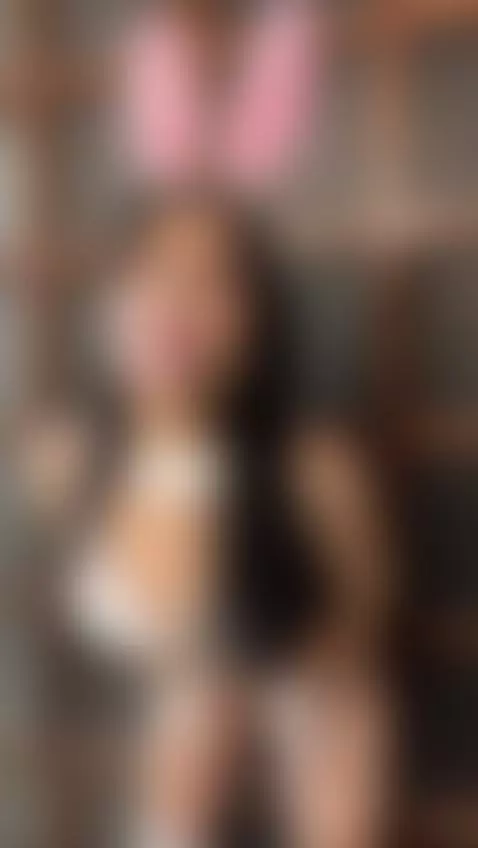 Rabbit Very hot 🥵🐰 by gisellemontess