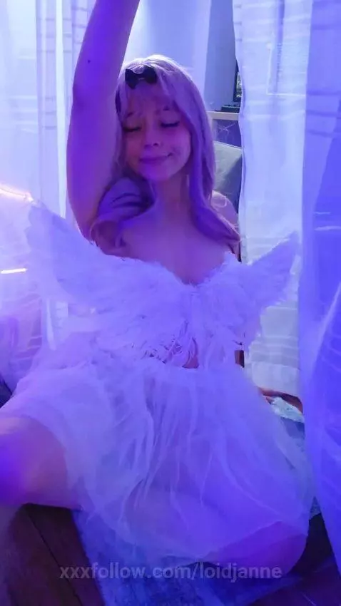 I felt so pretty this morning 🩶 by loidjanne