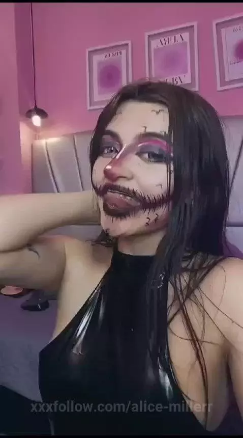 LOVE YOUR GOTH GIRL IS READY TO GET VERY NAUGHTY WITH YOU by alice-millerr