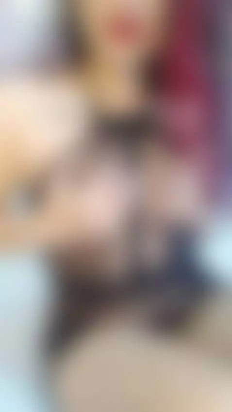 This skin wants your craving… watch me while I lose control🫦... by emily-foxy