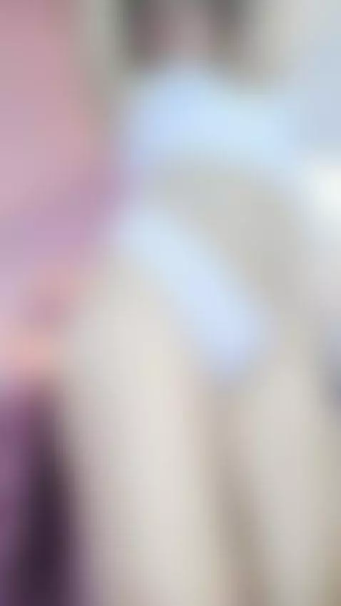 I want you to put me on all fours and grab my hair...😏
es.st... by emily-foxy